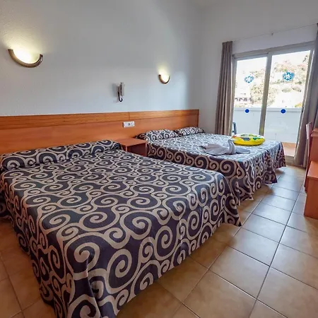 94 With Outdoor Swimmingpool Vakantiehuis