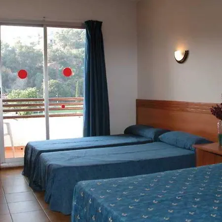 94 With Outdoor Swimmingpool Сasa de vacaciones *