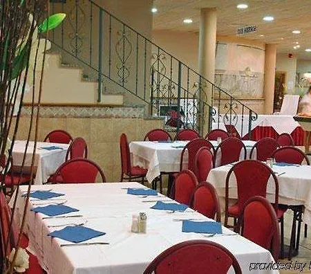 94 With Outdoor Swimmingpool Vakantiehuis