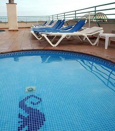 94 With Outdoor Swimmingpool Vakantiehuis *