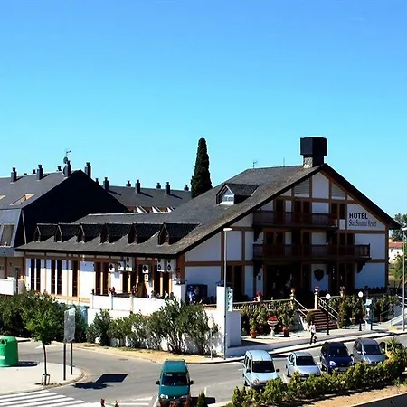 94 With Outdoor Swimmingpool *