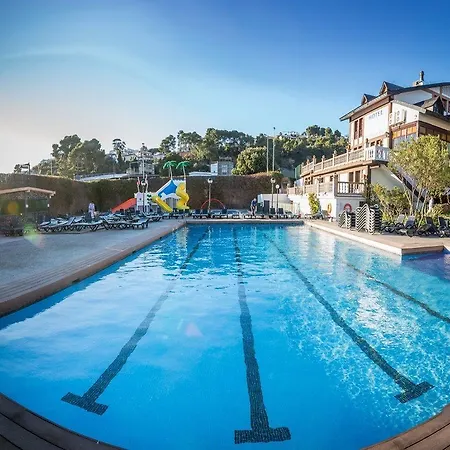 94 With Outdoor Swimmingpool *