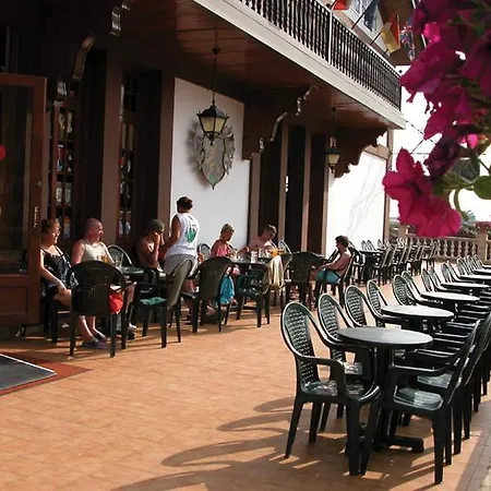 94 With Outdoor Swimmingpool Vakantiehuis