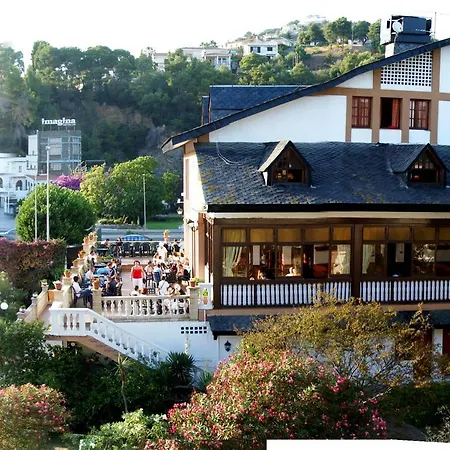 94 With Outdoor Swimmingpool *