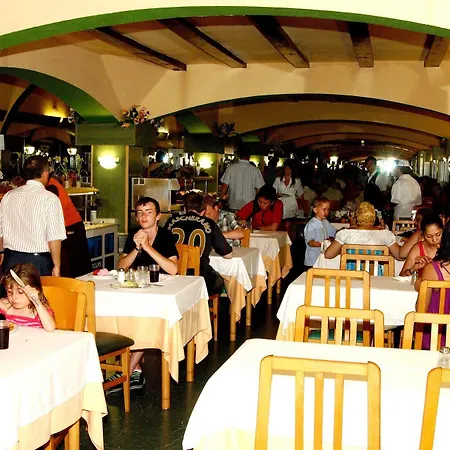 Vakantiehuis 94 With Outdoor Swimmingpool