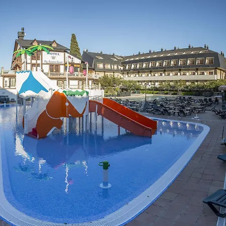 94 With Outdoor Swimmingpool Vakantiehuis *