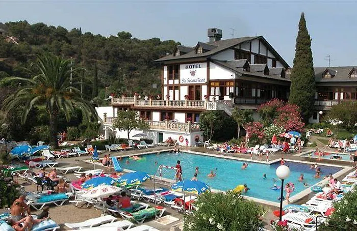 94 With Outdoor Swimmingpool