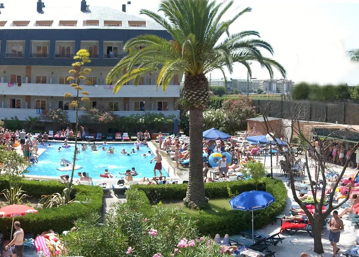 94 With Outdoor Swimmingpool Дом отдыха *