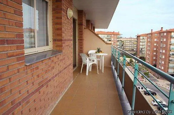 94 With Outdoor Swimmingpool *