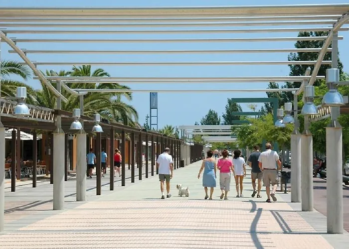 94 With Outdoor Swimmingpool Санта-Сусанна