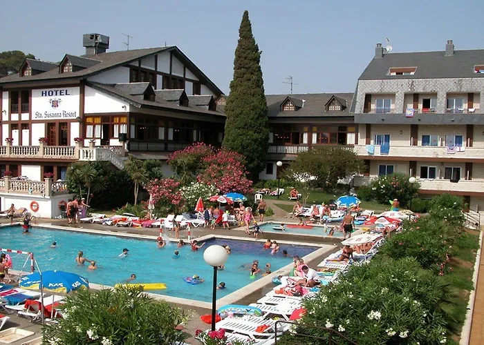 94 With Outdoor Swimmingpool *