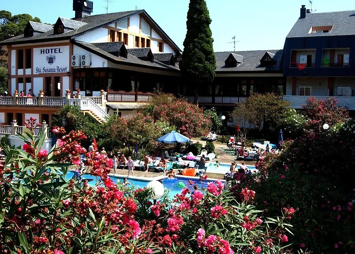 94 With Outdoor Swimmingpool